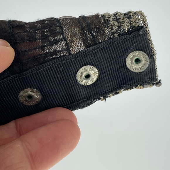 Stylized lace bracelet, black, unique, victorian or gothic style. - Picture 9 of 11